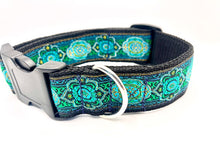 Load image into Gallery viewer, Detailed dog collar